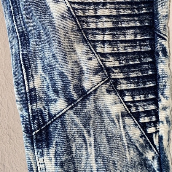 Trillnation Moto Zipper Skinny Fit Jeans - Picture 8 of 13